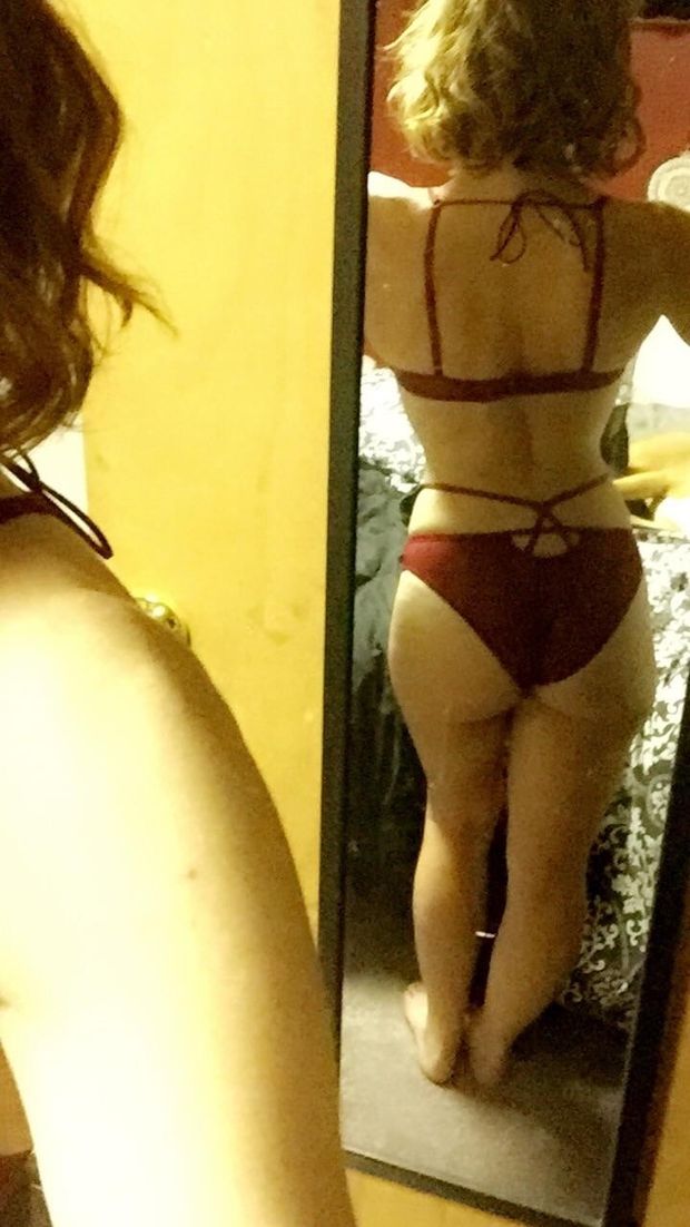 Sexy amateur ass selfshot.