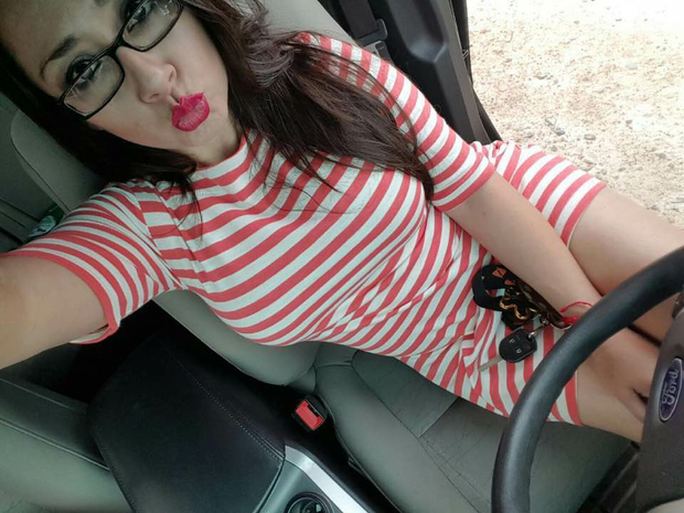 Hot milf I'm sexting, more pics to come
