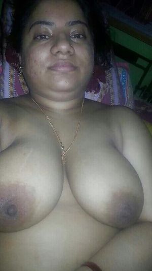 Nude Tamil Bhabhi pics