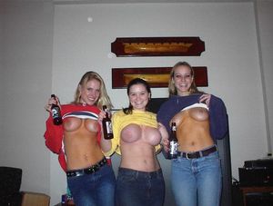 College chicks flashing