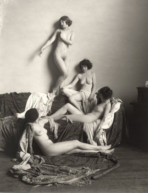 Ladies of the Ziegfeld Follies photographed by Alfred Cheney...