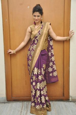 भाई ने मेरे साथ एक रजोई पे सोया – Bhai Ne Mere Saath Ek Rajoi Pe Soya