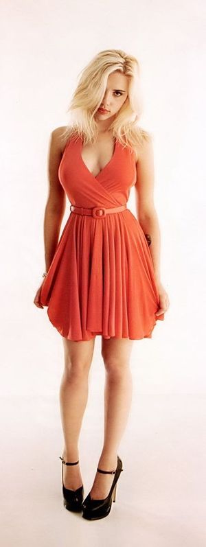 scarlett johansson in hot dress with high heels