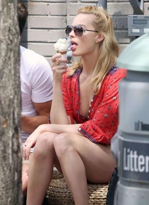 Margot Robbie #12