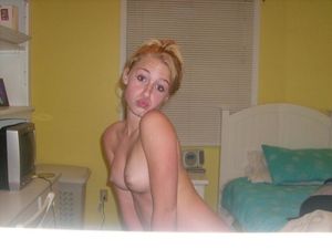 Hot blonde teen camwhoring