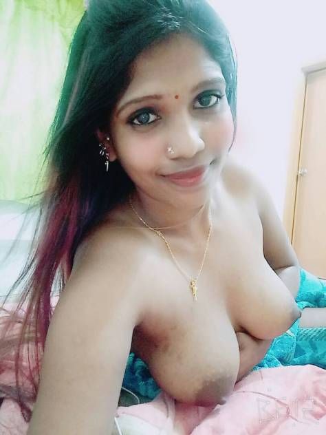 Big nude tits sexy Indian bhabhi hot housewife