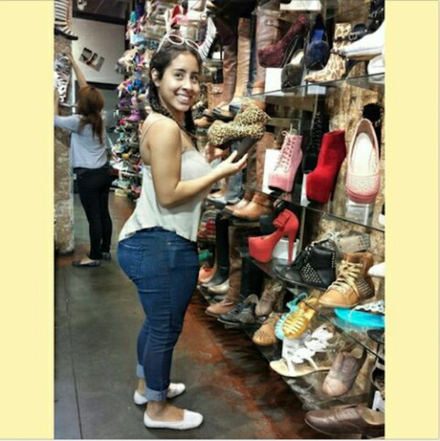 Pic Sarai texted me of her shopping with her mom.  Her mom has no idea of Sarai's secret fantasy.  What a fuckable ass!