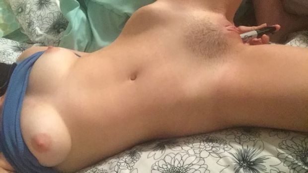 Teen babe plays on Snapchat