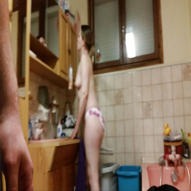 voyeuring my topless mother at home