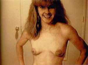 Former Olympic ice skater Tonya Harding tits out