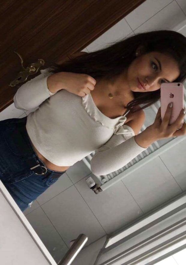 Gorgeous babe