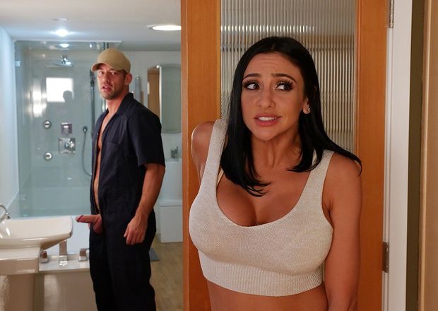 Mover Nails Busty Brunette Audrey Bitoni