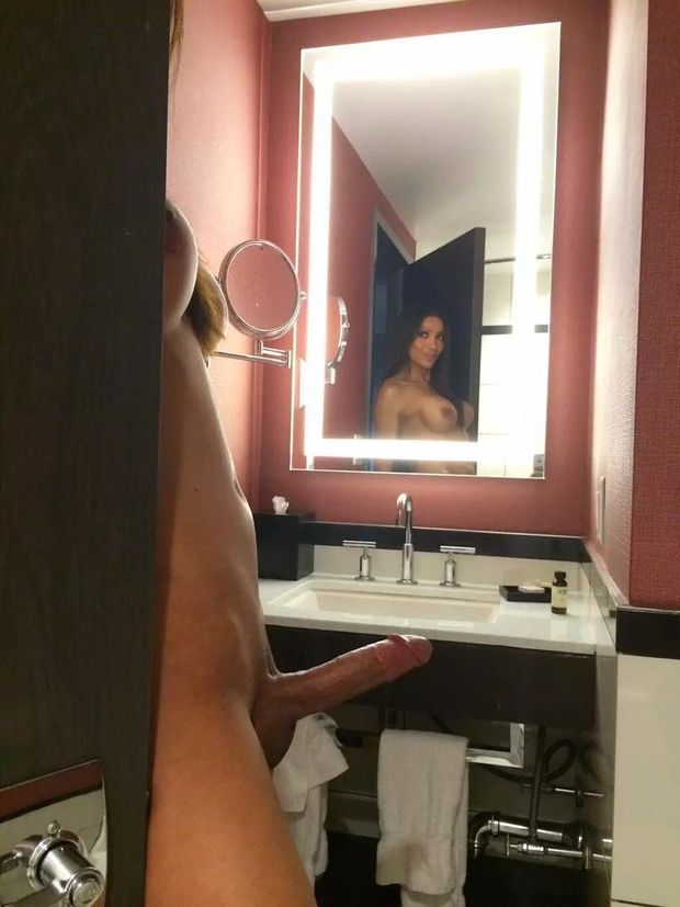shemale in mirror