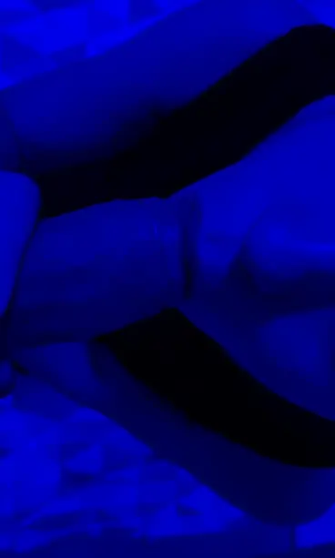 Teen blows a guy at a party