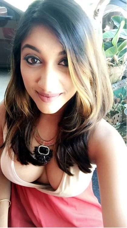 Self shot sexy cleavage South Indian xvideos