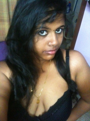Sexy cleavage Indian teen self shot instagram
