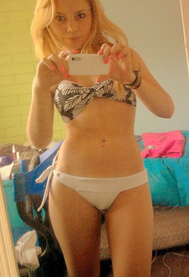 petite blonde selfie