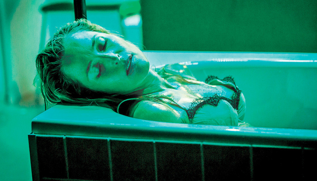 GILLIAN ANDERSON