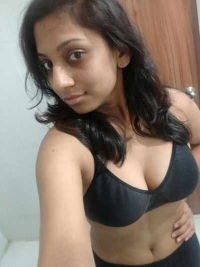Sexy navel cleavage show self shot teen babe