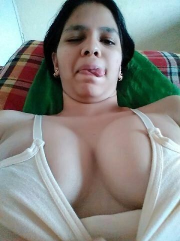 Sexy cleavage Indian bhabhi Tamil aunty blogspot