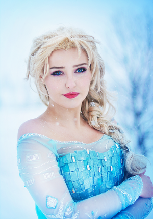 Beautiful Frozen Cosplay