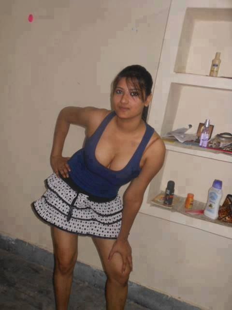 Sexy bhabhi Gujarati housewife hot aunty facebook