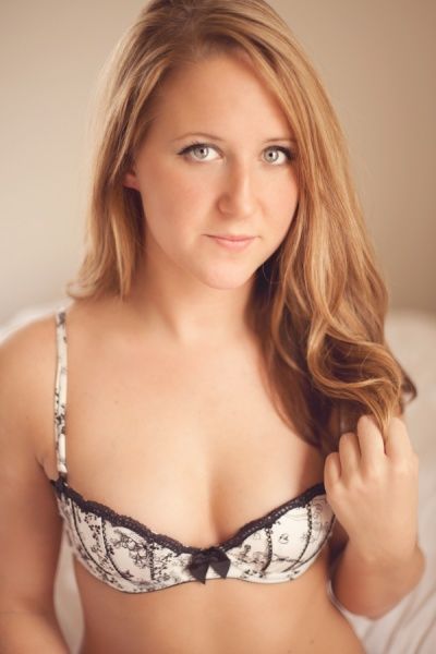 bra model