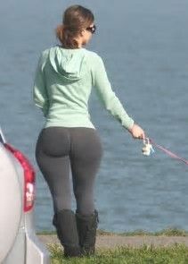 creep shot of phat ass in yogas
