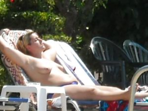 voyeuring my aunt by our swimming pool