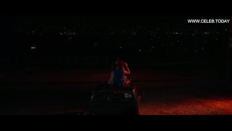 Shailene Woodley_White Bird In A Blizzard 2014