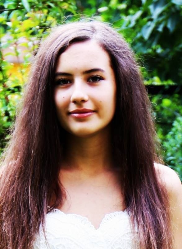 Cute teen face