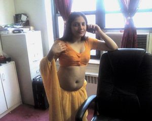 Navel show South Indian sexy teen instagram