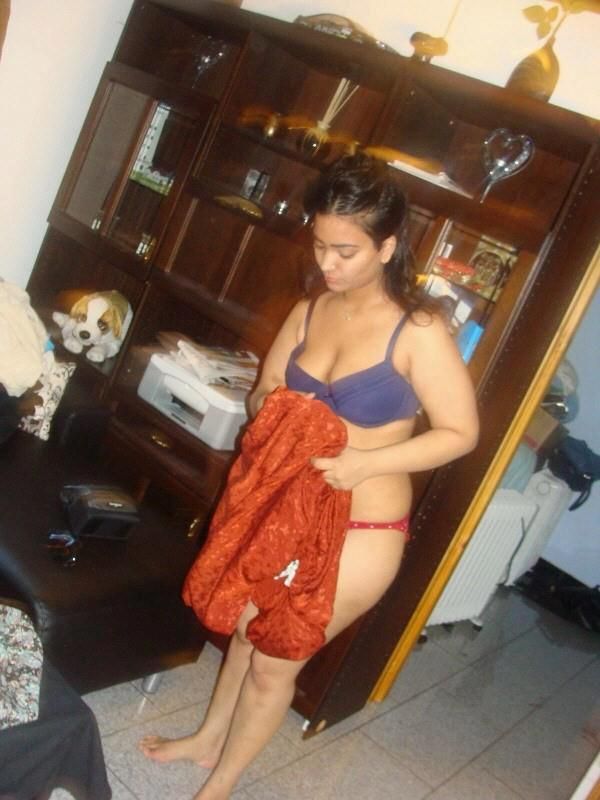 Hot cleavage Kerala aunty sexy bhabhi instagram