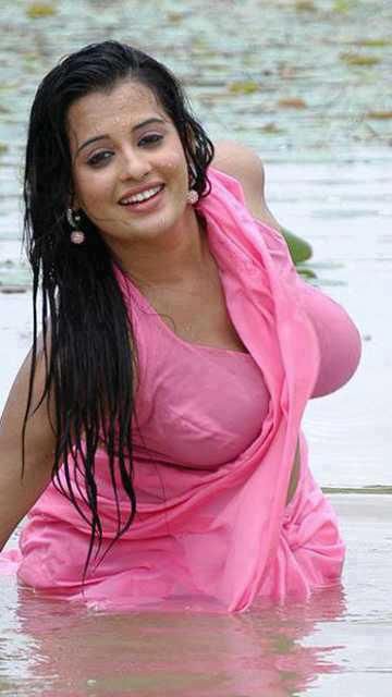 Wet bhabhi sexy aunty South Indian instagram