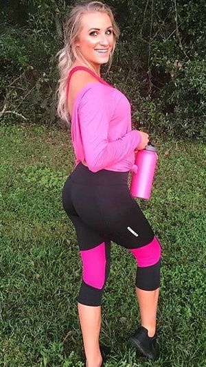 Blonde and her yoga pants