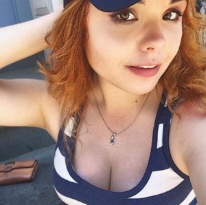 Tank Top Redhead