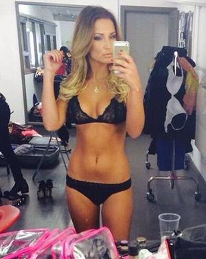 hot milf lingerie selfie