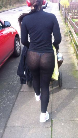 asses in yoga pants