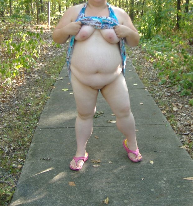 BBW flashing in public