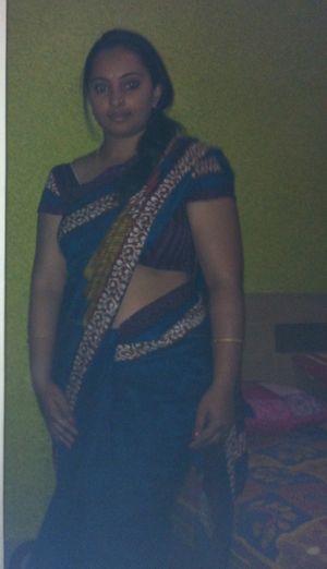 Real Desi Porn Indian Bhabhi shaved pussy gallery