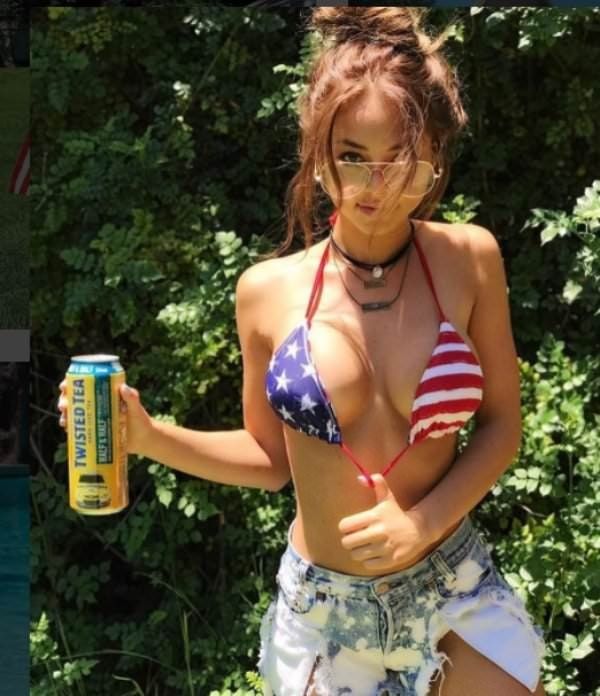 Chick with glasses