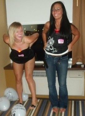 Drunk Chicks Warming up their Buns