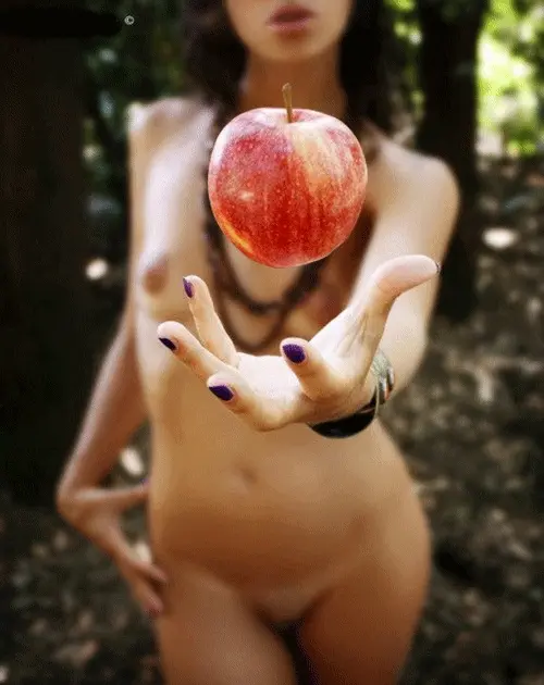 Oh, there was an apple in the shot? Sorry, I didn't notice.