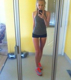 Cute teen makes things hot