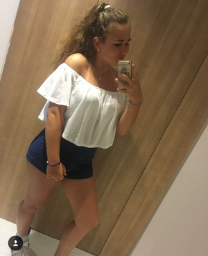 Hot brunette non nude hot ass