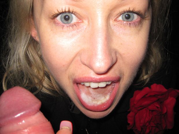 Polish wife Margot cum swallowing