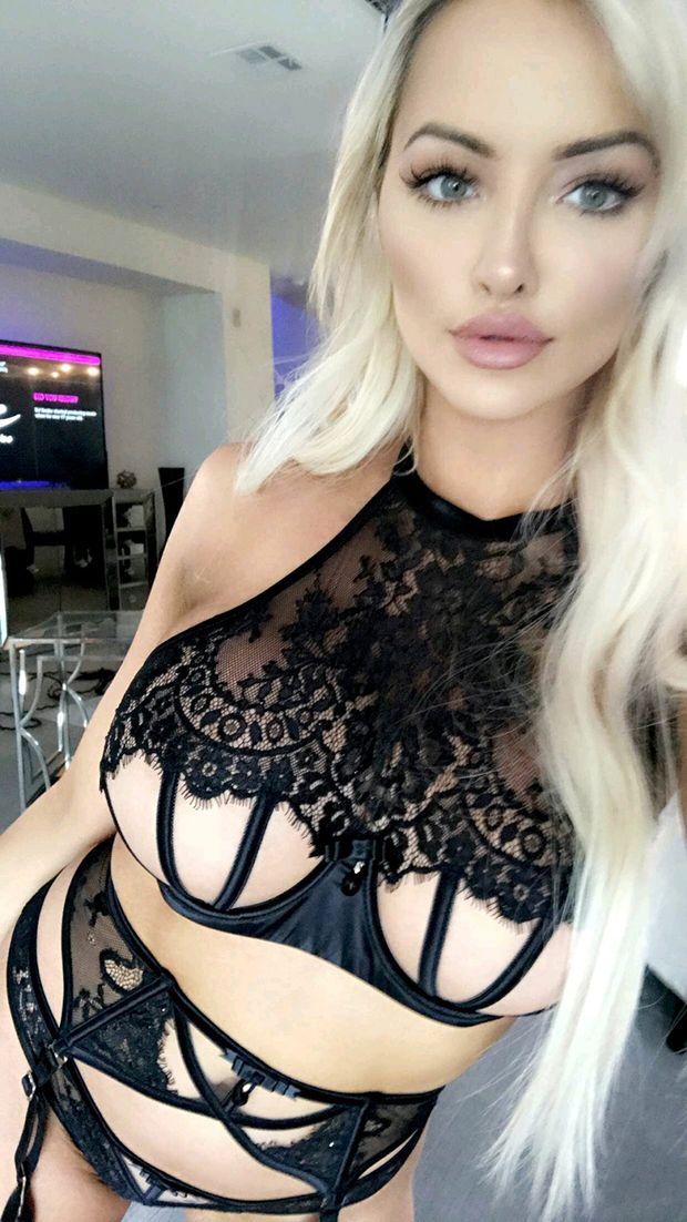 Lindsey Pelas
