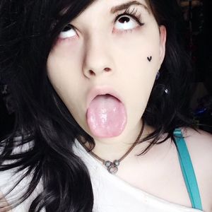 Bra strap ahegao