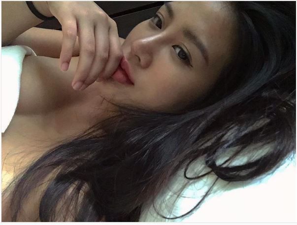 carina linn instagram selfie