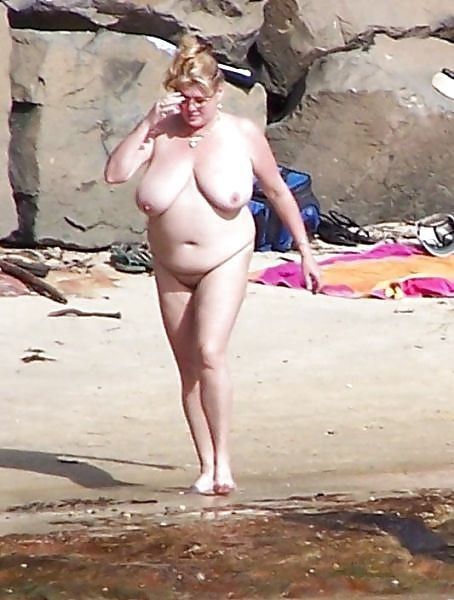 The hugte tits of my aunts ( holiday picture)